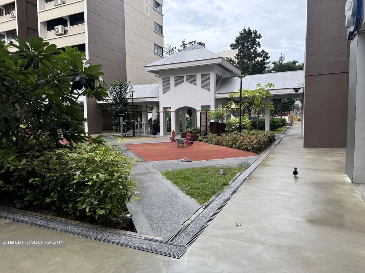 Rowell Court (D8), Retail #568278551
